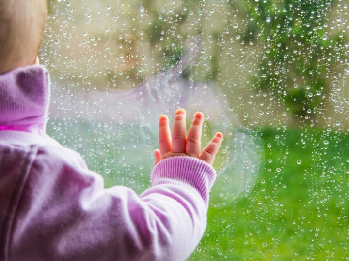6 juegos divertidos para los días de lluvia en verano